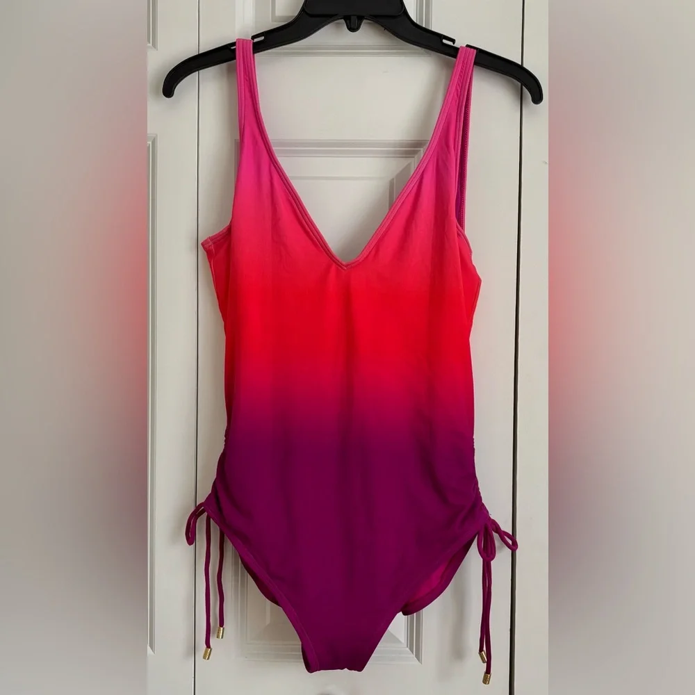 Contours by Coco Reef Swimwwear Magenta size 14/38C Underwire One piece Swim - Picture 2 of 9